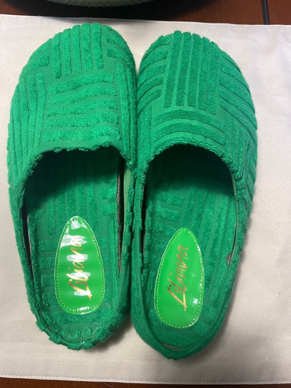 Liliana Kelly Green Clogs Terry Cloth Size 8.5